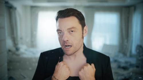Testo e Video - Tiziano Ferro torna con — Cuore ...